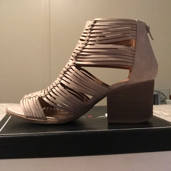 Quipid Khaki cut out Booties - Picture 3 of 6